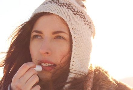 Como manter a pele hidratada durante o frio?
